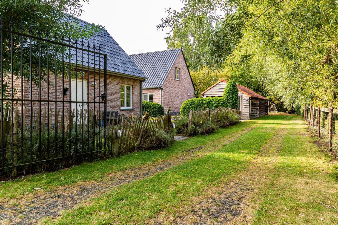 De Smokkelaar & Het Schuurtje Villa Maldegem Bagian luar foto