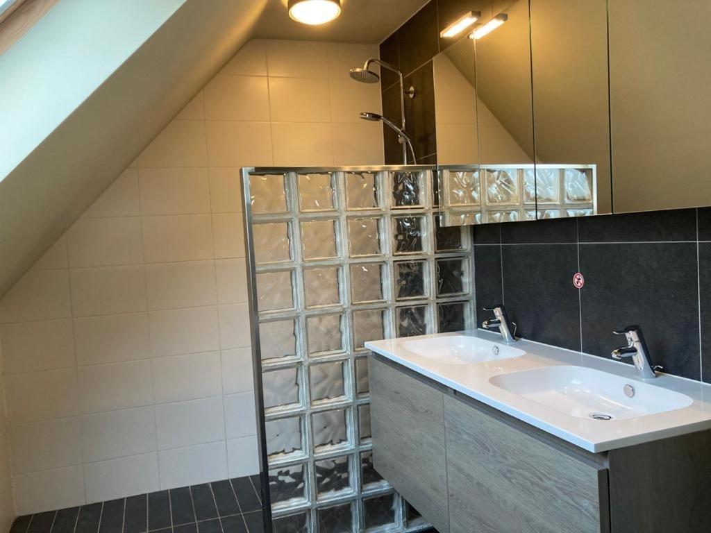 De Smokkelaar & Het Schuurtje Villa Maldegem Bagian luar foto