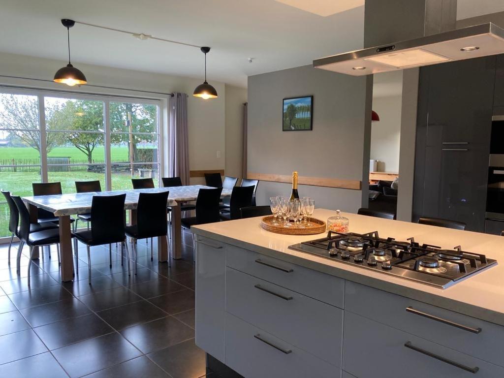De Smokkelaar & Het Schuurtje Villa Maldegem Bagian luar foto