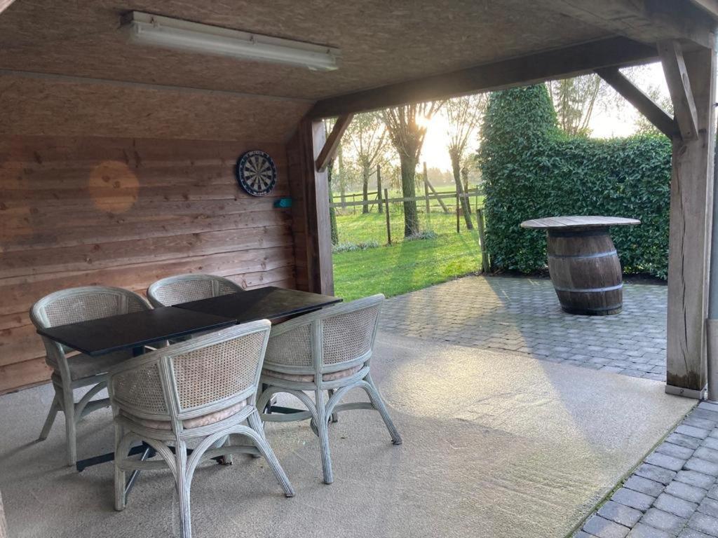 De Smokkelaar & Het Schuurtje Villa Maldegem Bagian luar foto