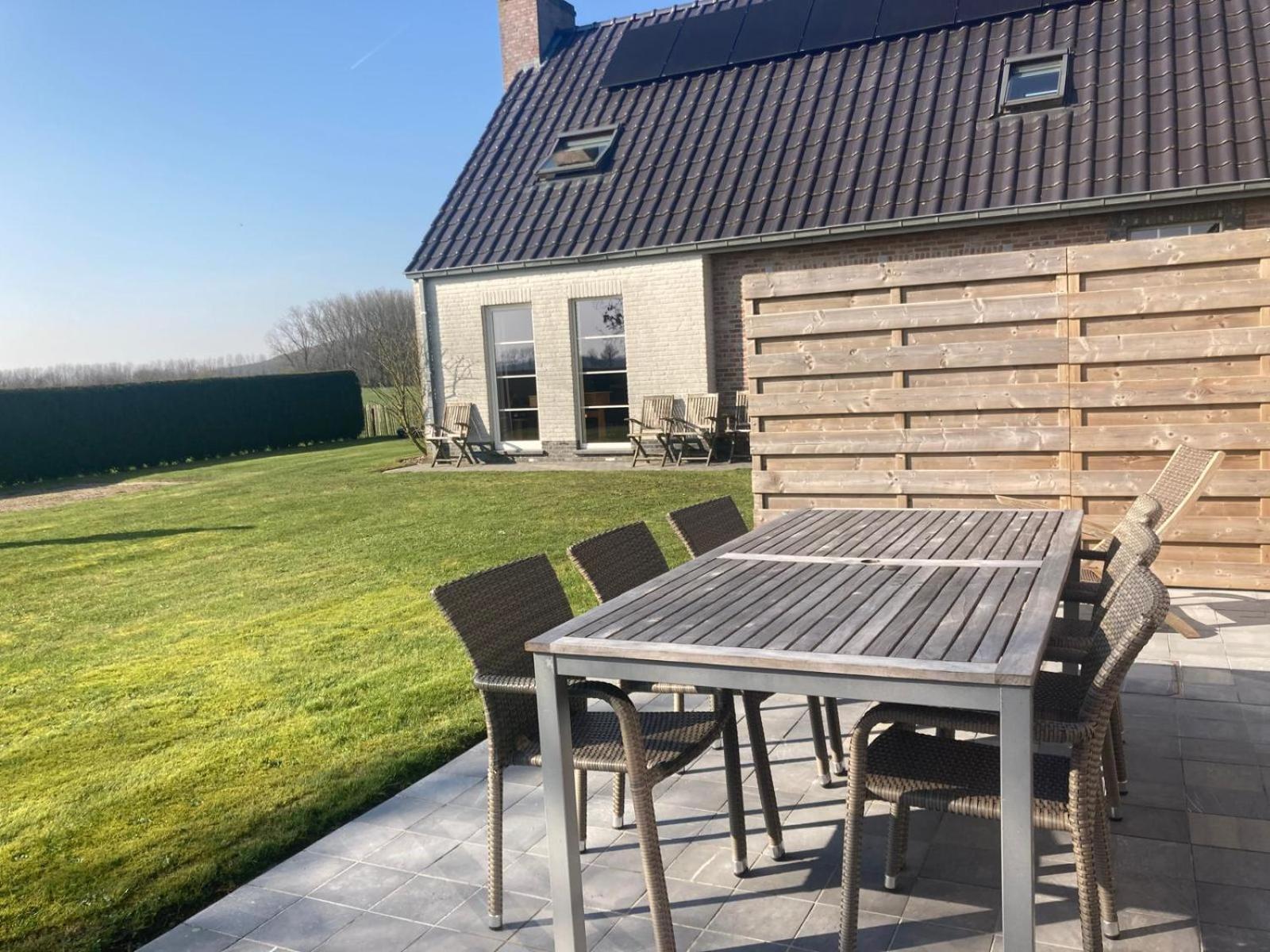 De Smokkelaar & Het Schuurtje Villa Maldegem Bagian luar foto