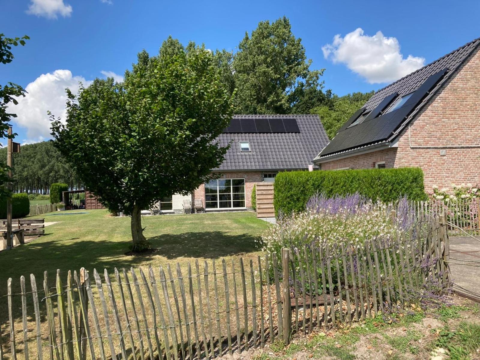 De Smokkelaar & Het Schuurtje Villa Maldegem Bagian luar foto